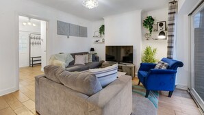家庭獨棟房屋, 庭院 | 起居區
