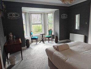 Habitación doble Deluxe, para no fumadores, vista al patio | Wifi gratis 