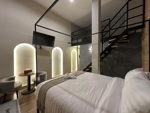 Red Brick Classic Double Room | Két bảo mật tại phòng, màn/rèm cản sáng, bàn ủi/dụng cụ ủi quần áo 