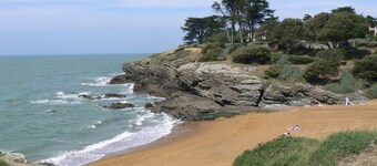 500 m from the beach, garden, 4 adults 1 child