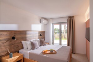 Apartamento superior, vista para o pátio | Roupas de cama antialérgicas, quartos à prova de som