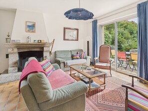TV - Beach 800m away, house for 11 with garden (Névez)