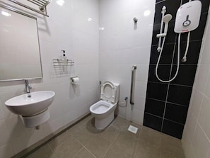 Bruser, håndklæder, Sæbe, Toiletpapir