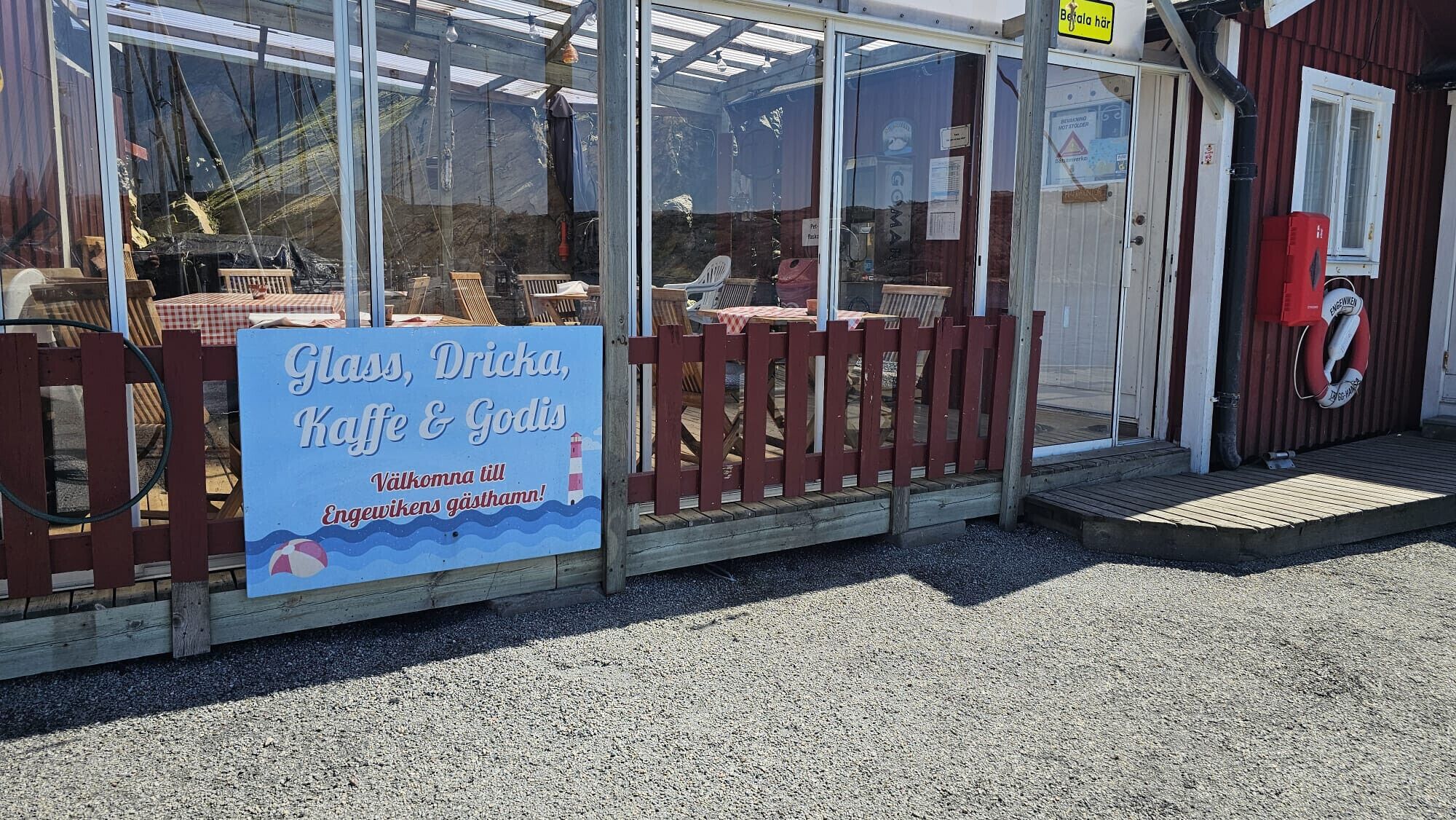 屋外ダイニングエリア