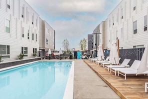 Piscine extérieure (ouverte en saison)
