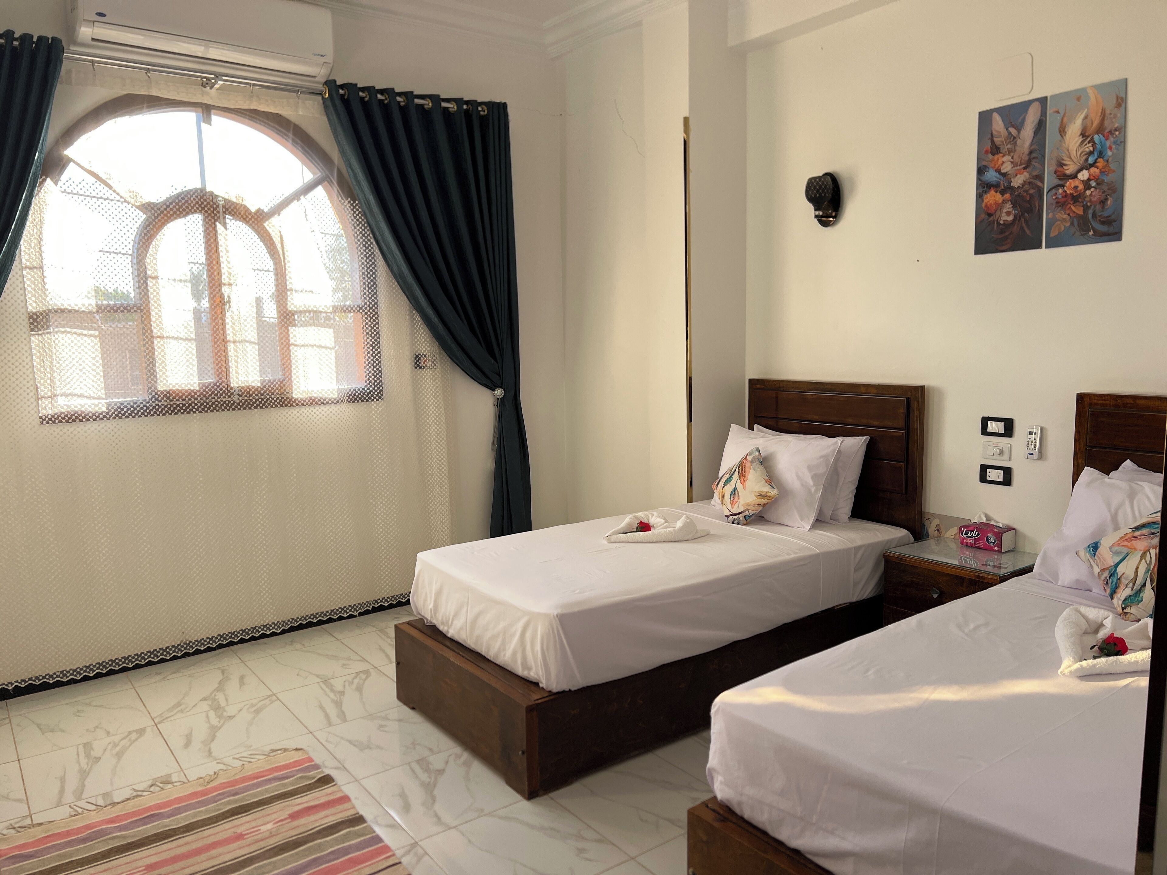 Classic Double Room | Bathroom | Shower, hair dryer, towels, soap