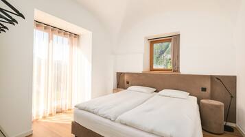 2 makuuhuonetta, silitysrauta/-lauta, Wi-Fi, vuodevaatteet