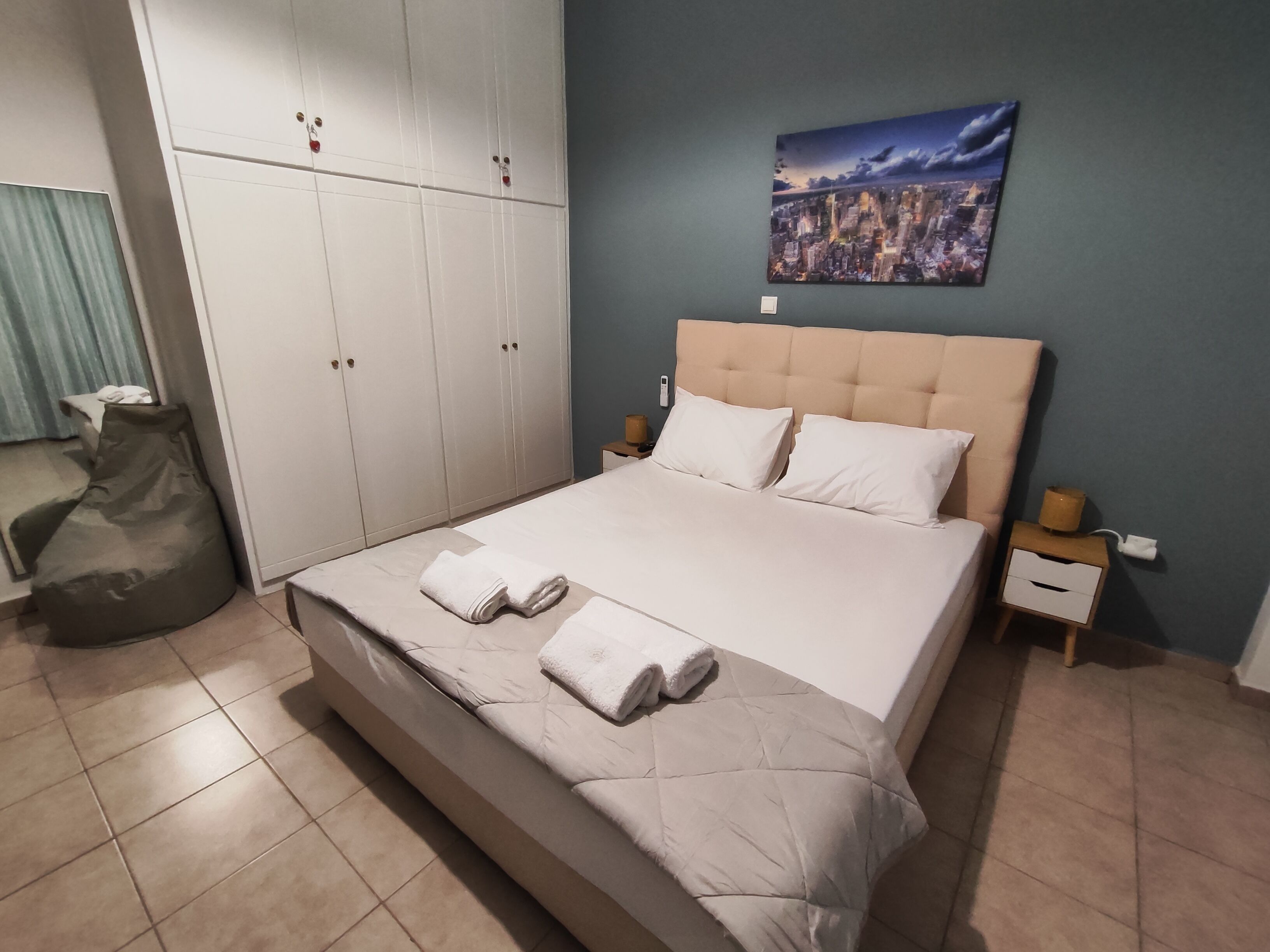 1 habitación, tabla de planchar con plancha, wifi y ropa de cama 