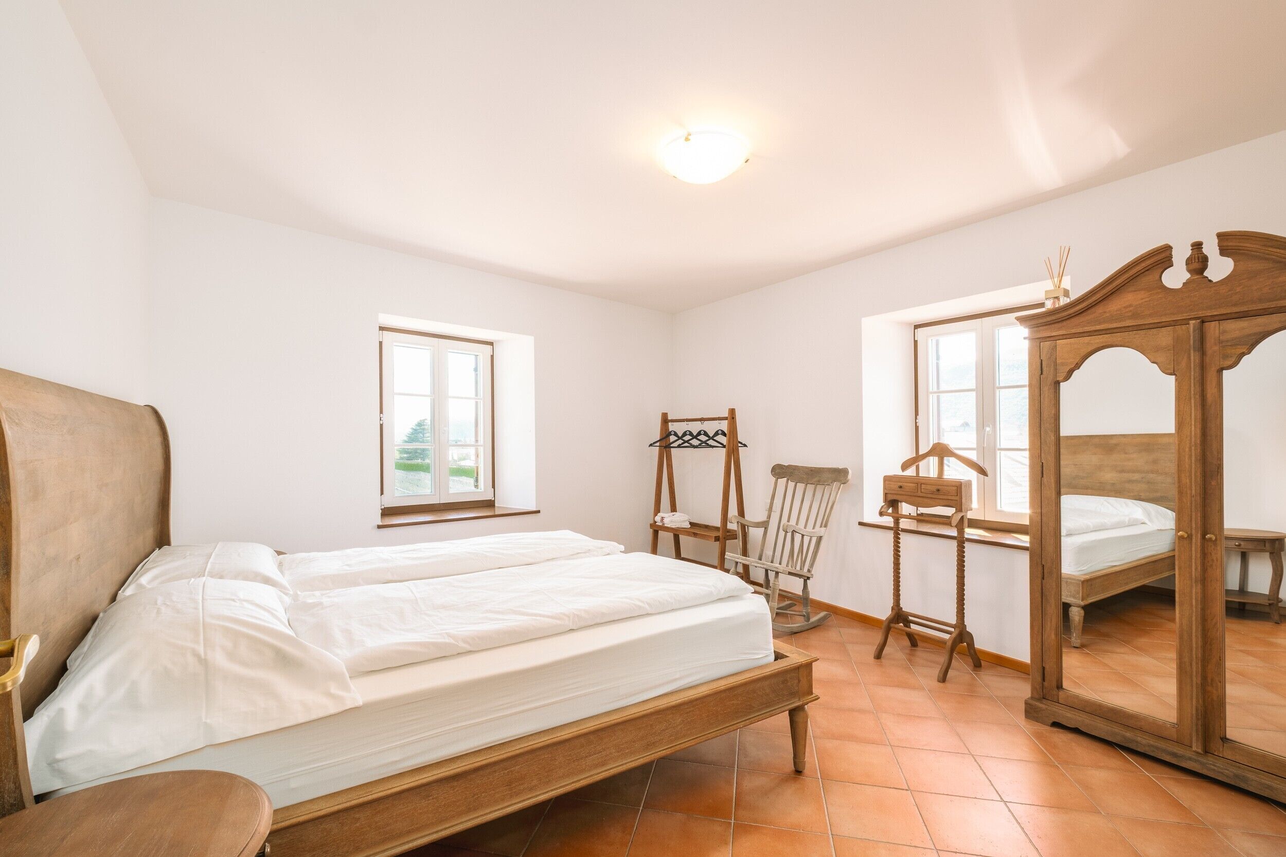 3 chambres, fer et planche à repasser, Wi-Fi, draps fournis