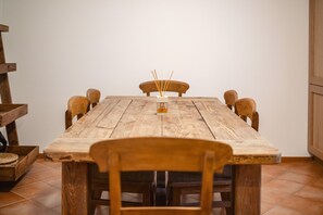 Dining - Apartment 'Maso Renner Quadrilocale Torre' with Mountain View, Shared Garden and Wi-Fi (Laives)