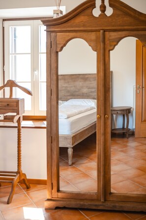3 slaapkamers, een strijkplank/strijkijzer, wifi, beddengoed