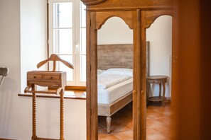 3 quartos, ferros/tábuas de passar roupa, Wi-Fi, roupa de cama