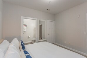 2 chambres, fer et planche Ă repasser, Wi-Fi, literie fournie