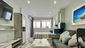 Unclassified image, 4 of 39, button - Apartment in Torremolinos 300 m From Beach (Torremolinos)