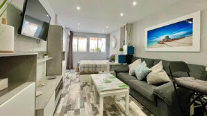 Unclassified image, 5 of 39, button - Apartment in Torremolinos 300 m From Beach (Torremolinos)