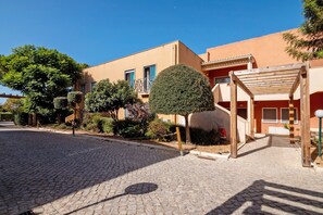 Exterior - Apartment 'Do Vale Holidays' with Shared Pool, Wi-Fi and Air Conditioning (Guia)