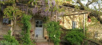 Holiday Home 'Antico Casale Del Pozzo' with Private Terrace, Wi-Fi and Air Conditioning