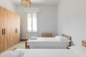 Iron/ironing board, free WiFi