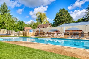 Pool - Cottage "Maisonnette – Gîte" with Shared Pool, Private Terrace and Garden (Nabirat)