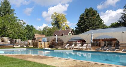 Chalet 'Camping Les Pialades - Eden' avec piscine partagée, terrasse privée et jardin privé