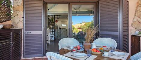 屋外ダイニングエリア