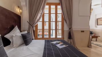 In-room safe, iron/ironing board, WiFi, bed sheets