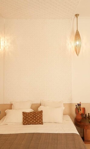 1 slaapkamer, een kluis op de kamer, een strijkplank/strijkijzer, wifi