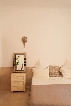 Bügeleisen/Bügelbrett, WLAN, Bettwäsche