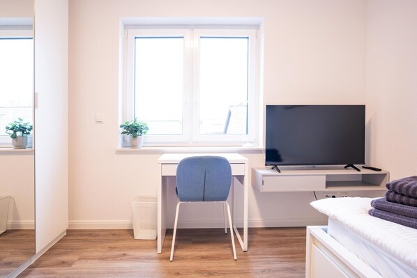 5 Schlafzimmer, Schreibtisch, Bügeleisen/Bügelbrett, kostenloses WLAN