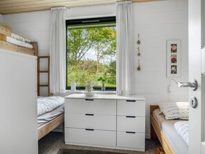 2 bedrooms, internet