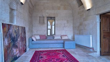 Luxury Suite, Bay View | Living area