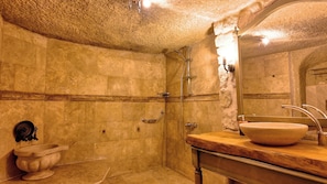 Family Suite | Bathroom | Hair dryer, slippers, towels, soap - Anjelic Cave Cappadocia (Ürgüp)