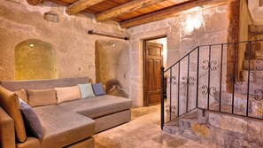 Royal Suite, Hill View | Living area