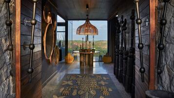 Minibar, free WiFi, bed sheets