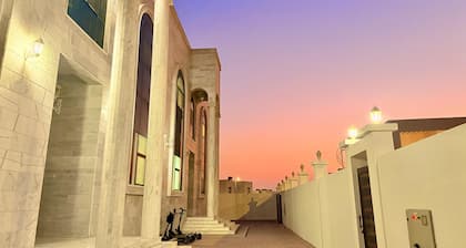 Travel Hub Near Business Bay By Al Taj