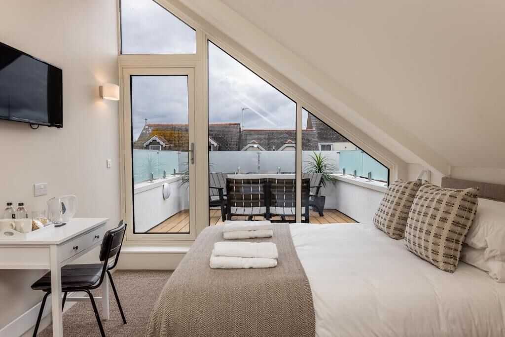 Chambre Supérieure, vue cour intérieure