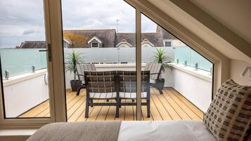 Chambre Supérieure, vue cour intérieure