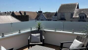 Family Double Room, 1 King Bed with Sofa bed, Courtyard View | Property grounds