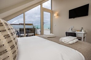 Chambre Supérieure, vue cour intérieure