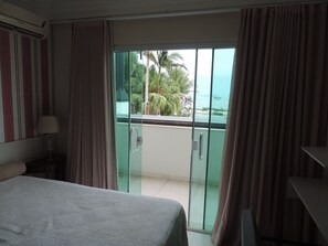 4 bedrooms, iron/ironing board, free WiFi, wheelchair access