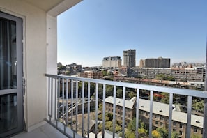 Apartemen Klasik, balkon, pemandangan kota | Pemandangan dari kamar