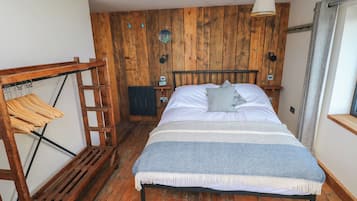 3 dormitorios, decoración individual, mobiliario individual