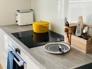 Microwave, oven, dishwasher - Nordic Home Bliss of Marimekko Moments (Helsinki)