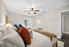 2 dormitorios, escritorio, tabla de planchar con plancha y wifi