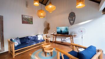 Villa, 2 Bedrooms | Living area