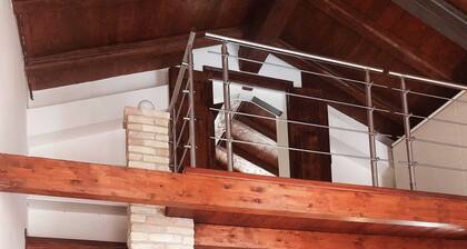 Finished and cozy apartment in the historic center.