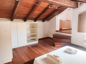 1 chambre, fer et planche à repasser, Wi-Fi gratuit, draps fournis