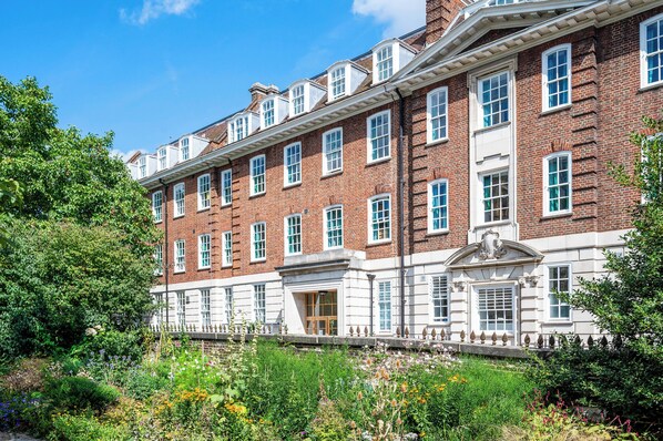 Bagian depan properti