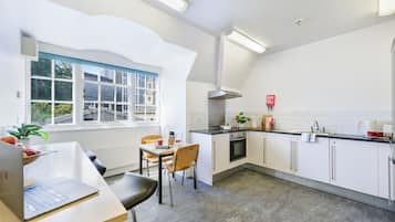 Single Room, Non Smoking | Shared kitchen