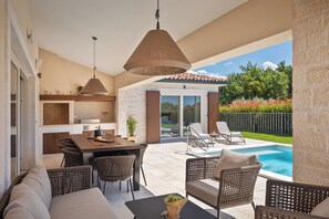 Outdoor dining - Luxury villa for 8 persons with swimming pool, whirlpool and sauna (Nova Vas)